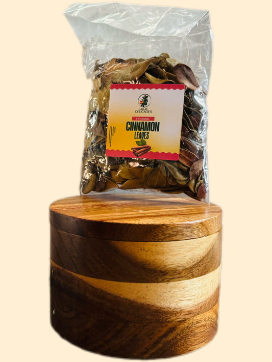 Cinnamon leaves / Fey Kanel