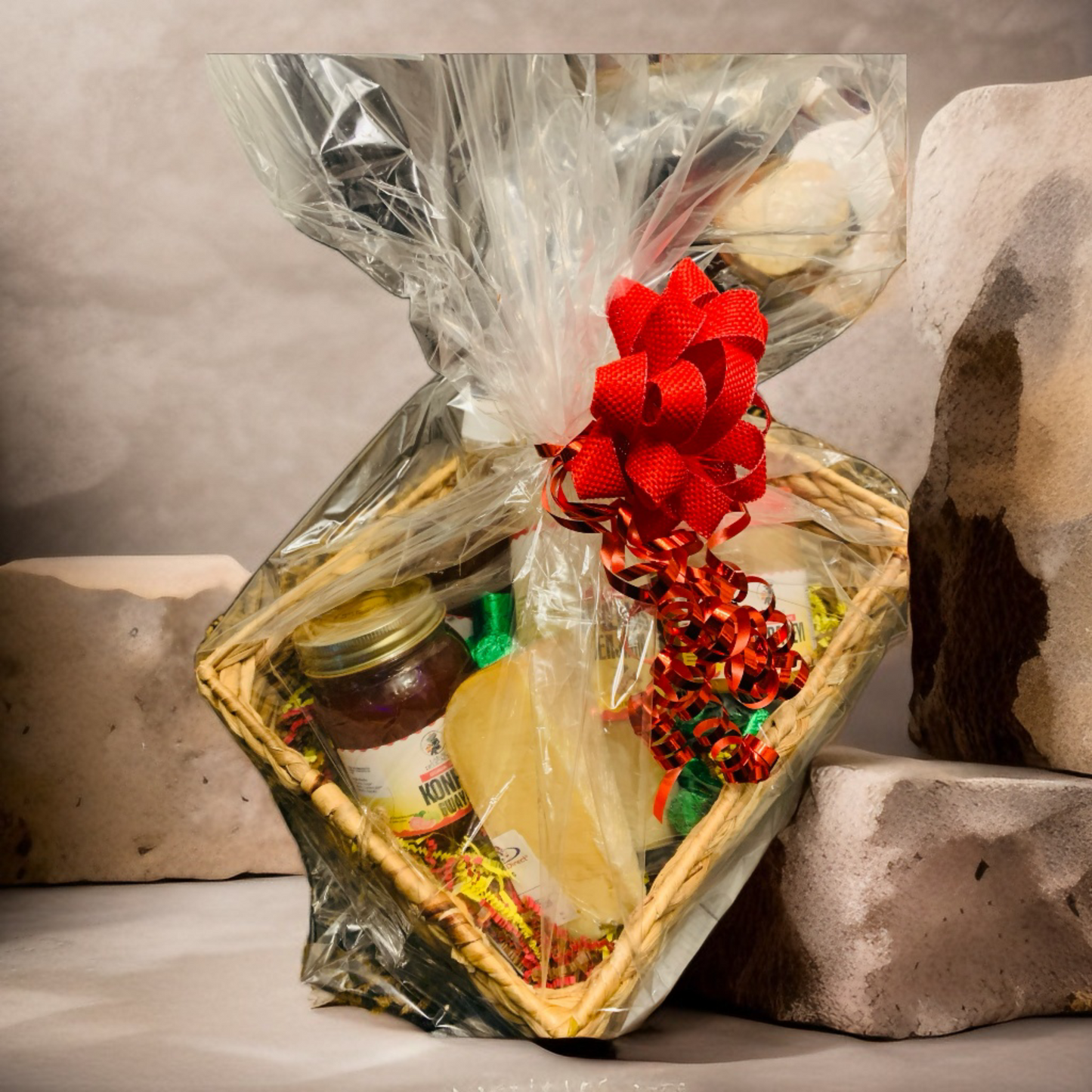 Taste of Haiti Gift Basket /Panyen kado ak gou Ayiti